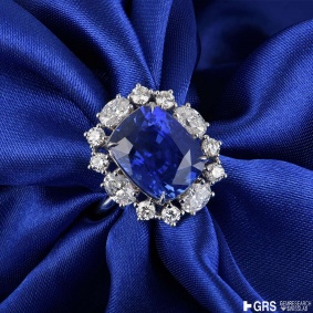 White Gold Natural SriLankan Cornflower Blue Sapphire Ring